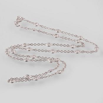 COLLIER, 18K vitguld med 24 briljantslipade diamanter ca 1.02 ct. Vikt 4,4 gram.