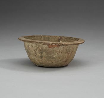 A green glazed bowl, Han dynasty (206 BC – 220 AD).