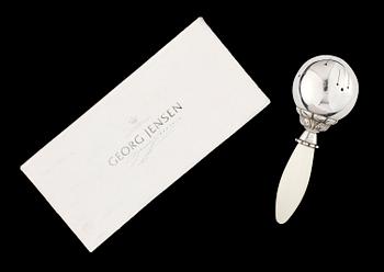 154. GEORG JENSEN, skallra, Köpenhamn 1996,