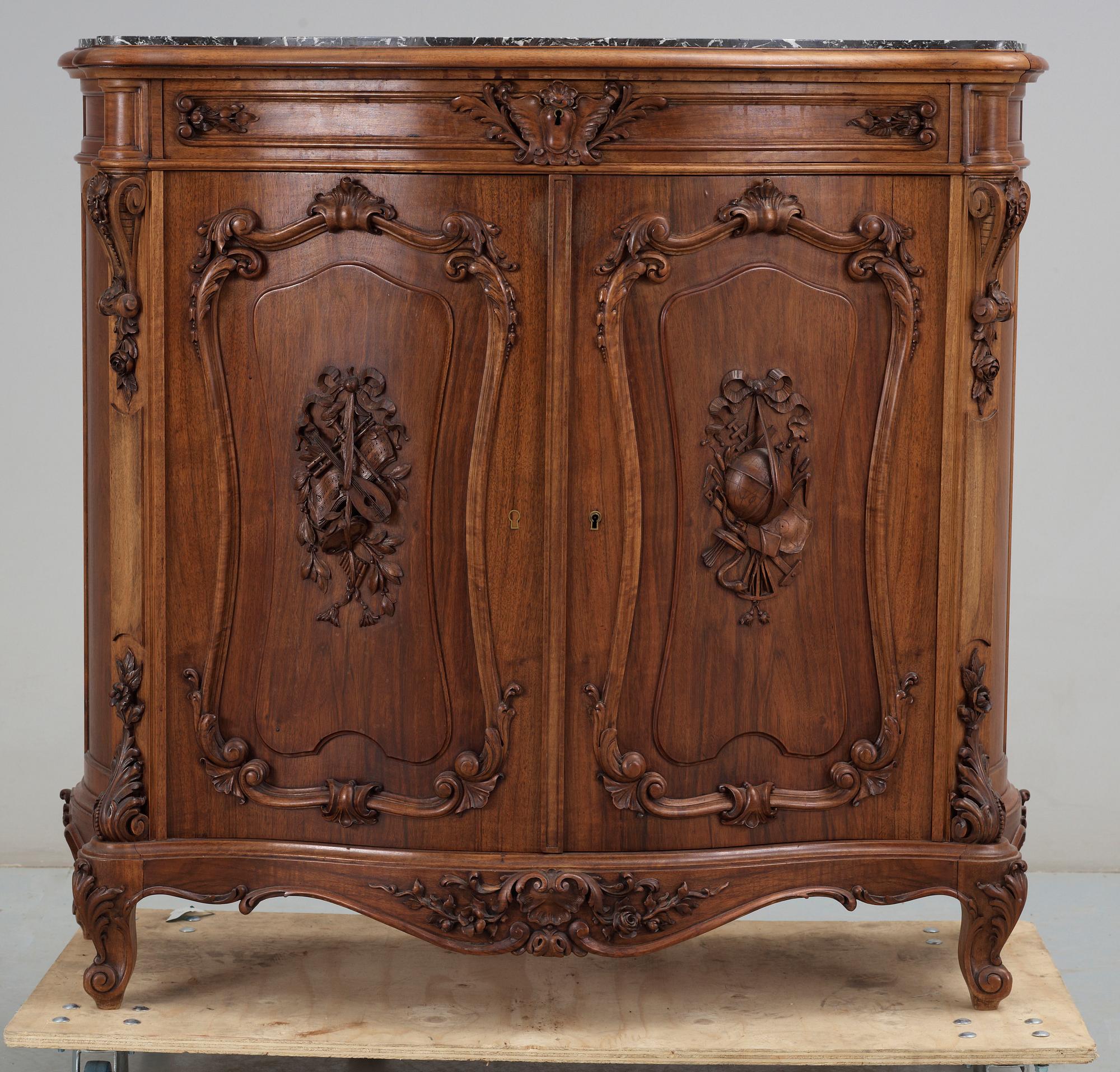 SKÄNK / BARSKÅP, nyrokoko, 1800-talets slut.