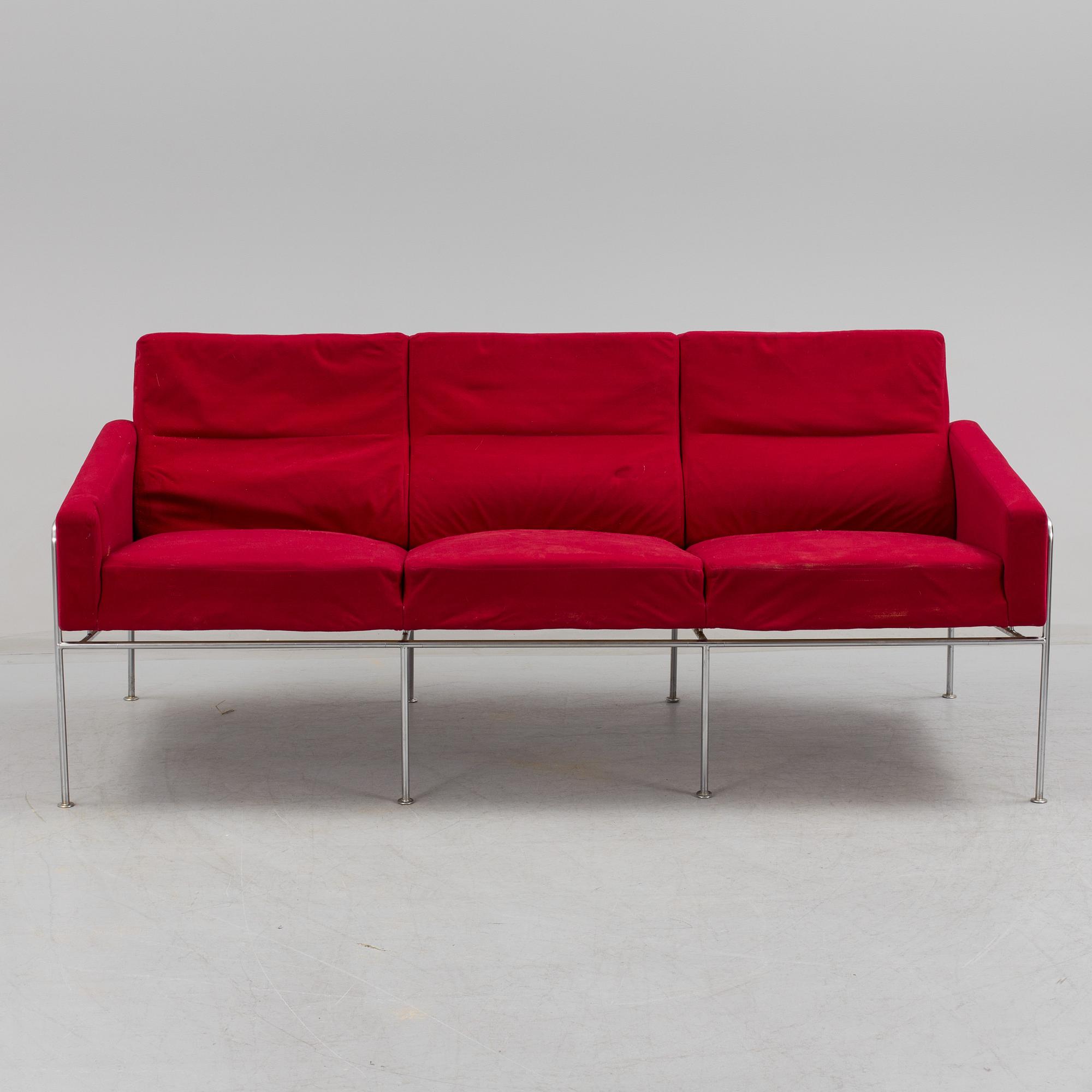 ARNE JACOBSEN, Soffa för Fritz Hansen, Köpenhamn, 1970-tal. Modellnummer 3304.