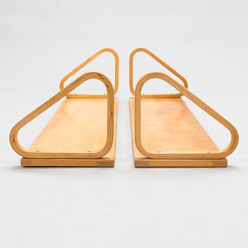 Alvar Aalto, hyllor, 2 st, 112B, Artek 1900-talets mitt.
