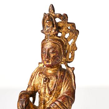 Guanyin/Avalokiteshvara, fögylld och lackerad brons. Mingdynastin (1368-1644).