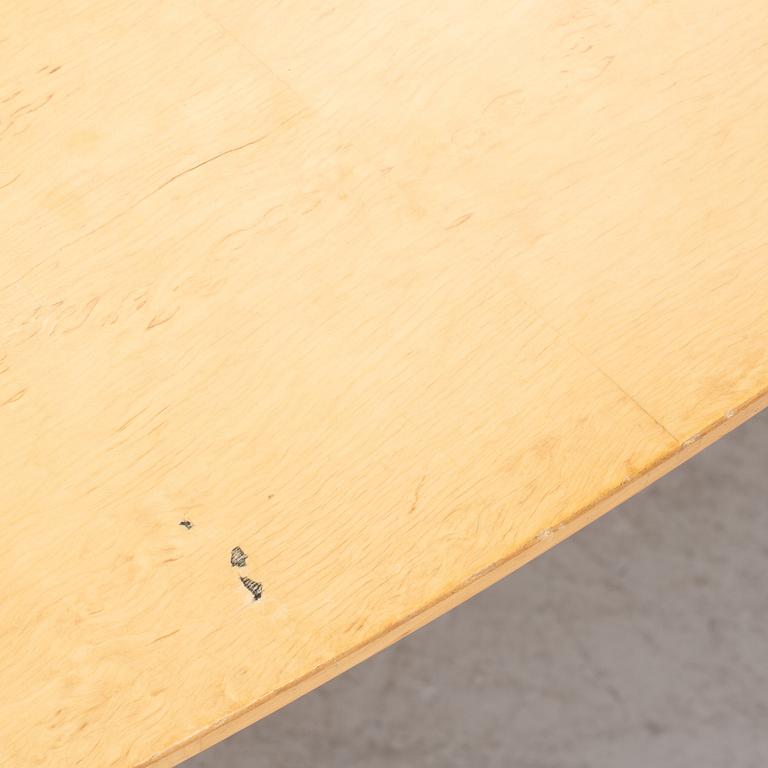 Bruno Mathsson, & Piet Hein, A 'Superellipse' dining table, Bruno Mathsson International.