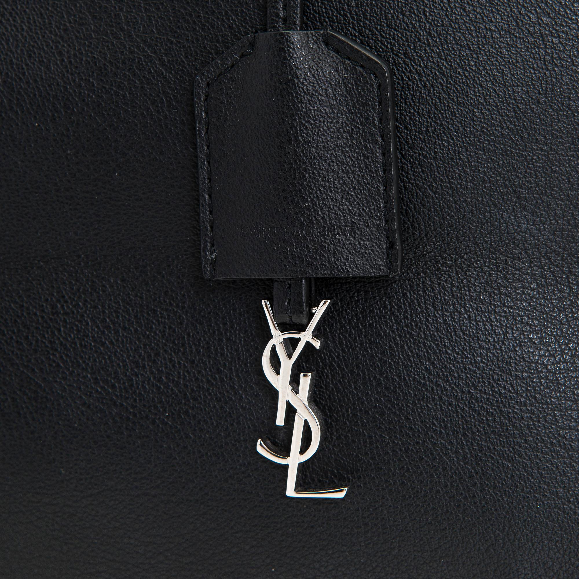 Saint Laurent, a 'Sac shopping' bag.