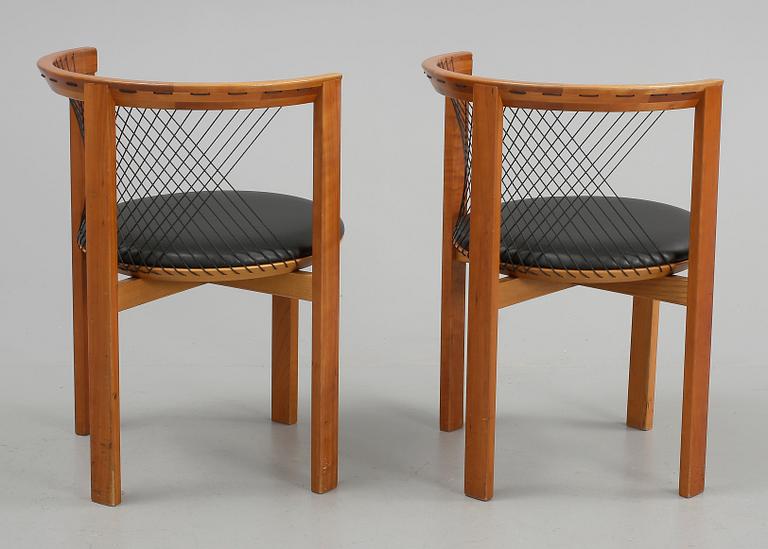 STOLAR, ett par, "String Chair", Niels Jörgen Haugesen, Danmark.