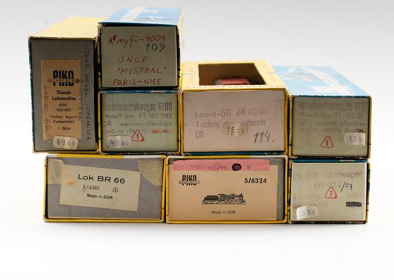 SAMLING MODELLTÅGSDELAR, 16 delar, Piko, Tyskland.