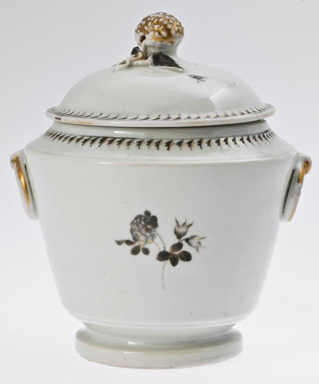 SKÅL MED LOCK, porslin, Jiaqing Kina 1800-talets början.