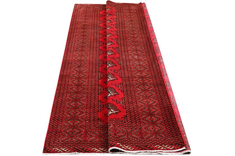 Matta, persisk, ca 290 x 206 cm.