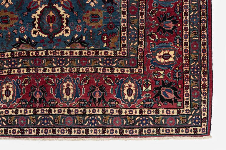 A semi-antique Veramin carpet, North Persia, c. 323 x 215 cm.