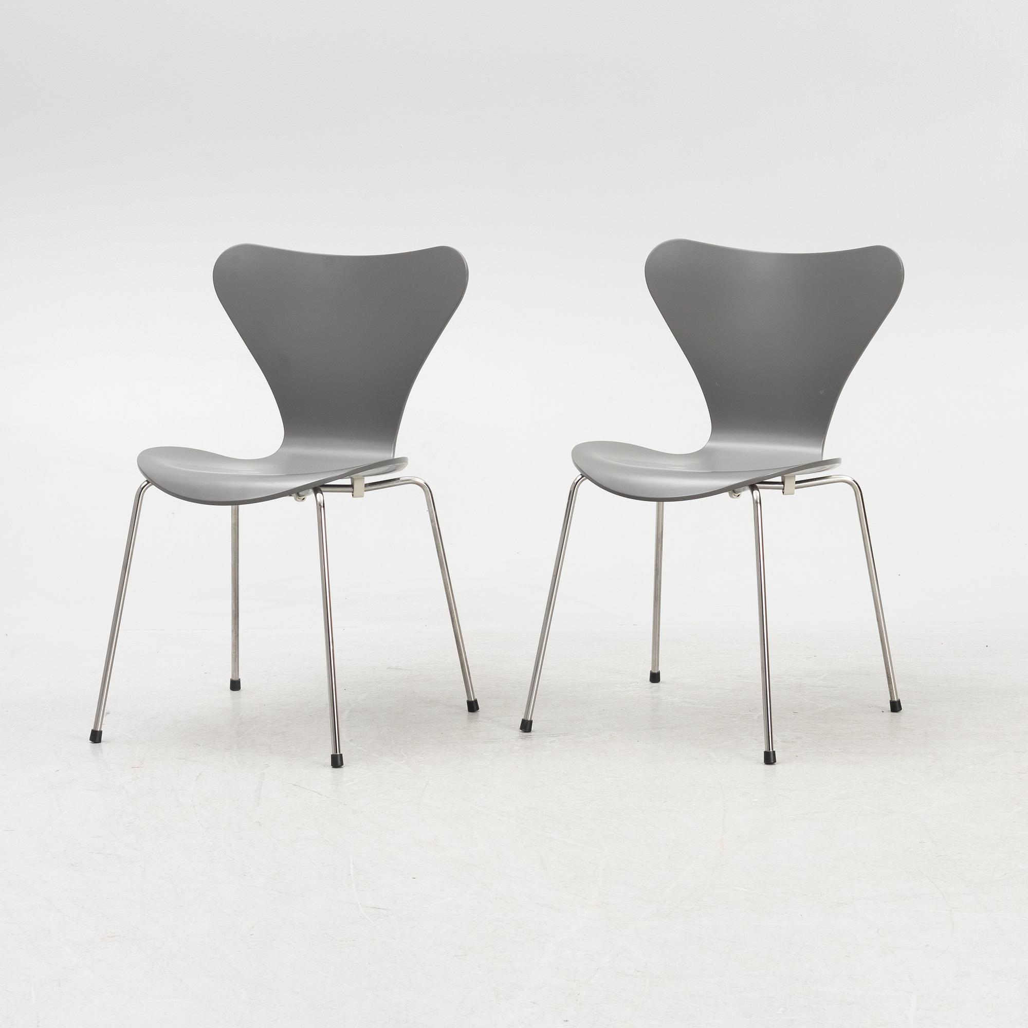 Arne Jacobsen, stolar, ett par, "Sjuan", Fritz Hansen, Danmark.