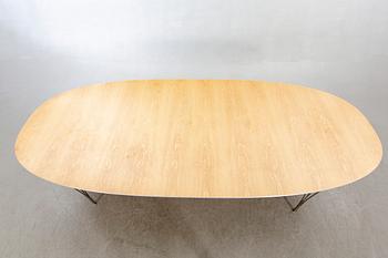 Piet Hein & Bruno Mathsson, bord, "Superellips" för Rebublic of Fritz Hansen 2000-tal.