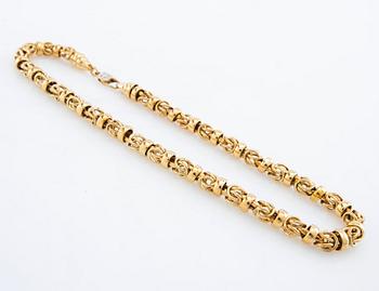 Necklace 18K gold with round brilliant-cut diamonds.