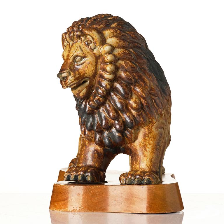 Gunnar Nylund, a stoneware "Leo" sculpture of a lion, Rörstrand, Sweden, 1950-51.