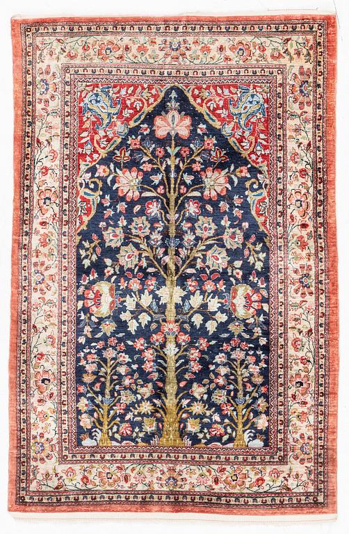 Carpet, Ghom, semi antique. 120 x 80 cm.
