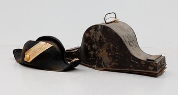 UNIFORMSHATT MED FODRAL, sent 1800-tal.