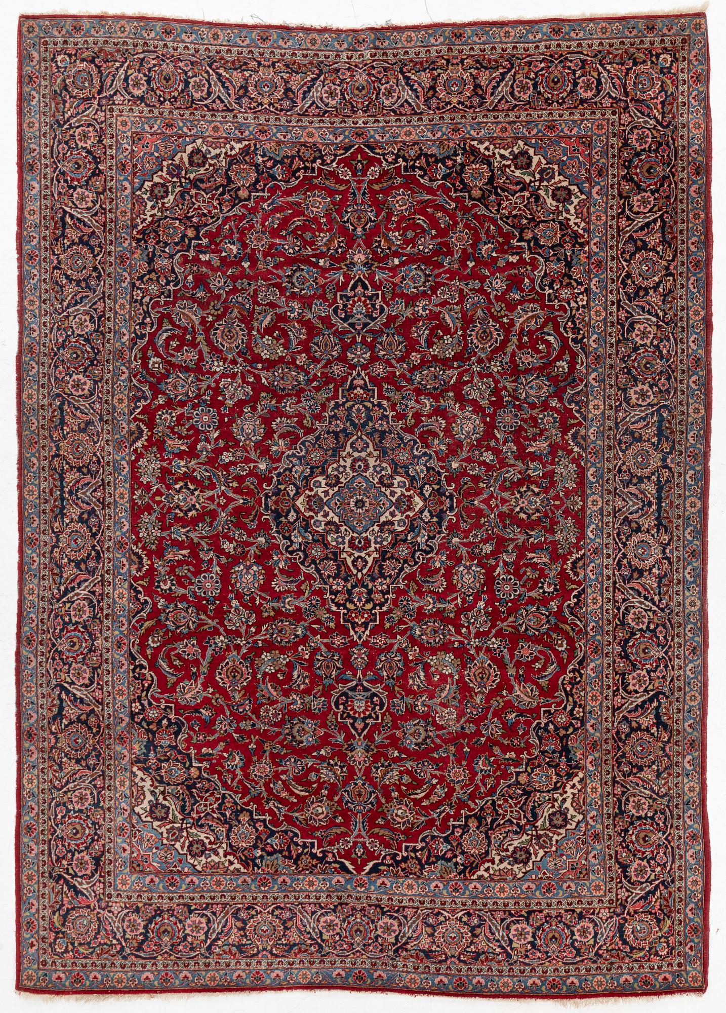 A semi-antique carpet, Kashan, c. 310 x 215 cm.