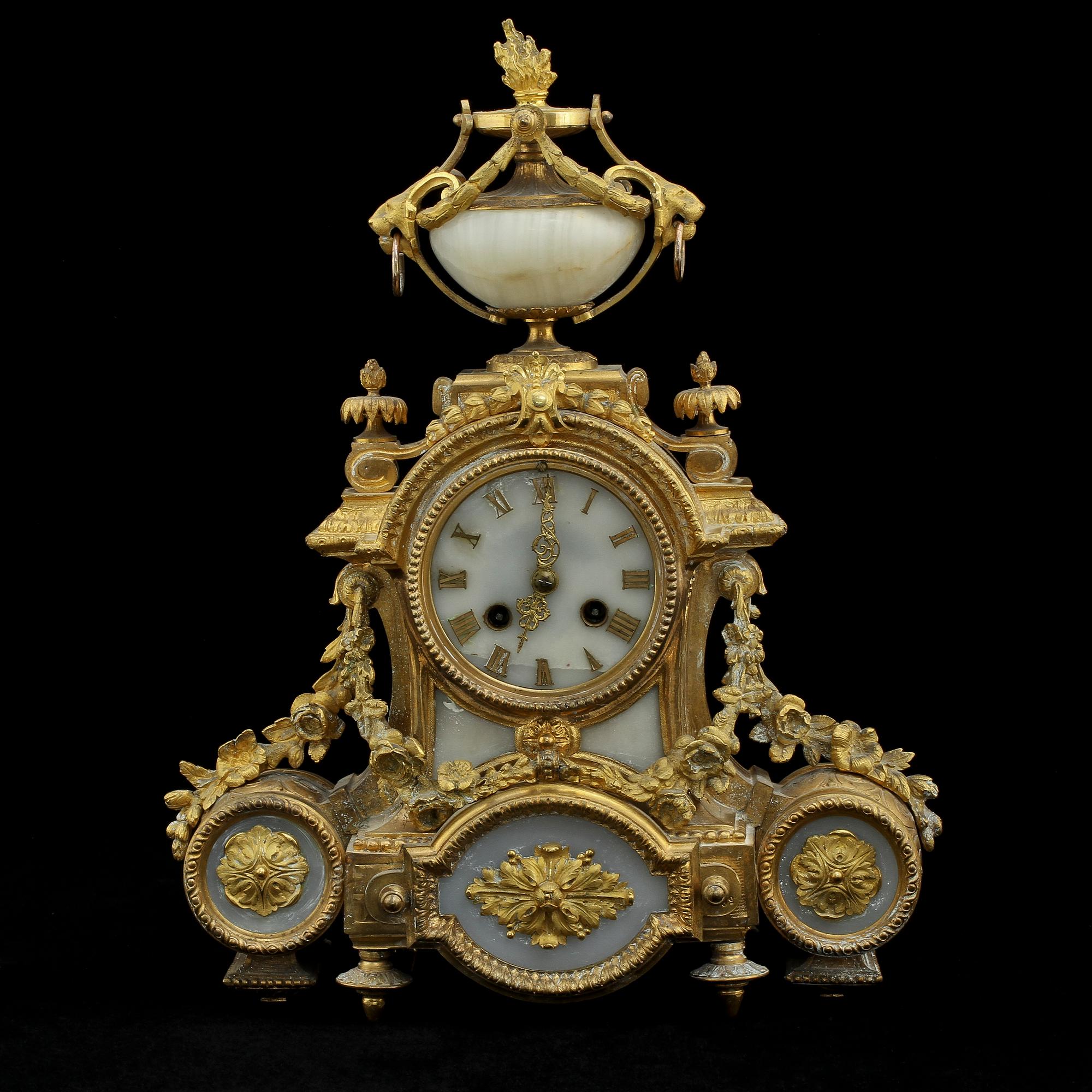 BORDSUR, Louis XVI-stil, 1800-talets andra hälft.