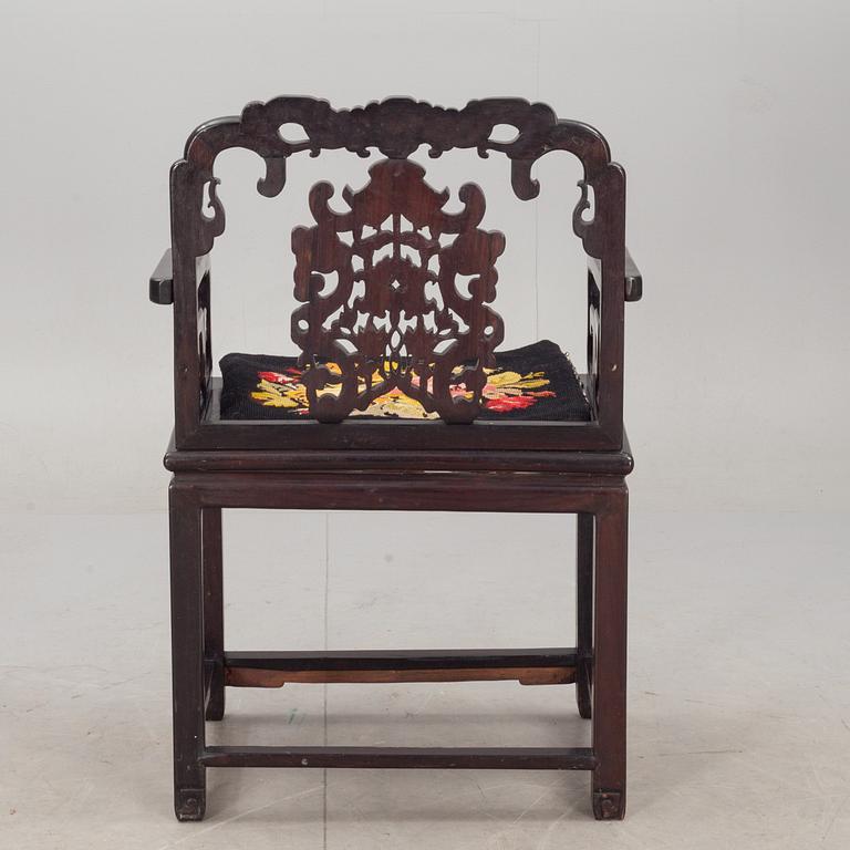 KARMSTOL, Kina. Omkring 1900.