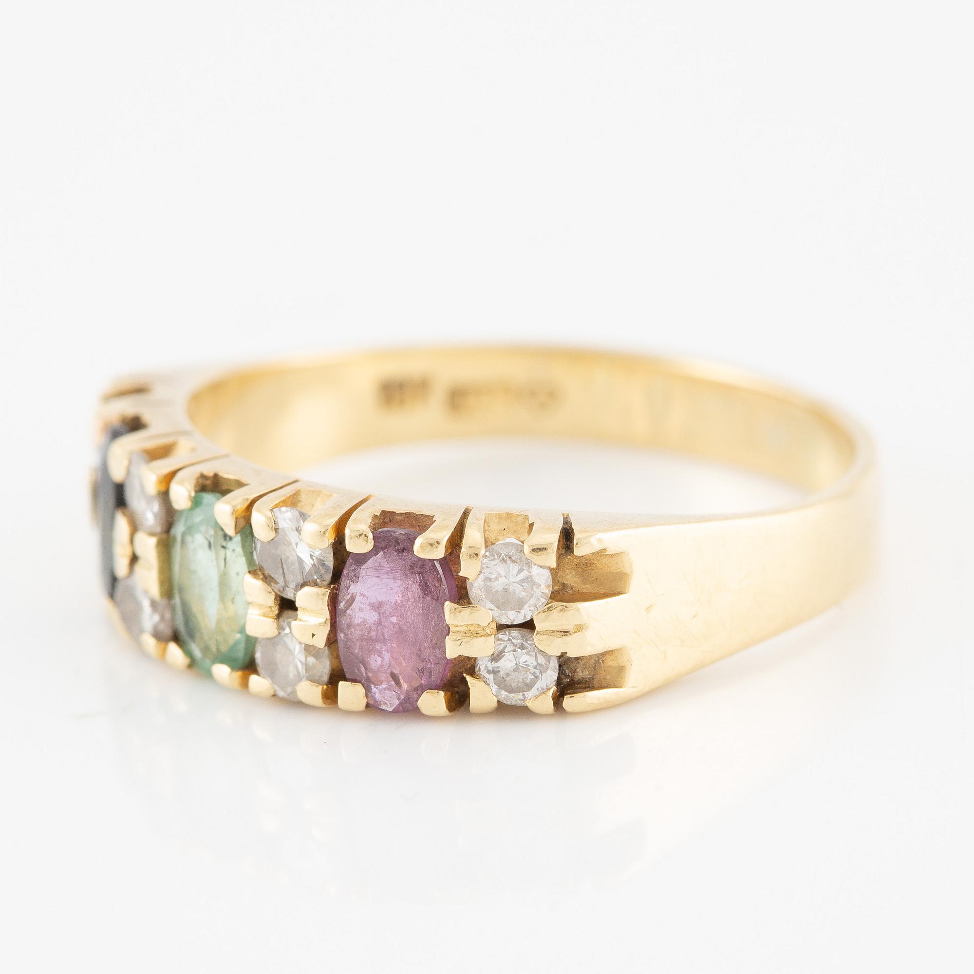 Ring 18K guld med rubin, safir och smaragd och briljantslipade diamanter.