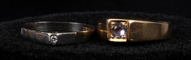 RINGAR, 2 st, 18K vit-och gulguld samt briljanter. 1966 resp 1976.