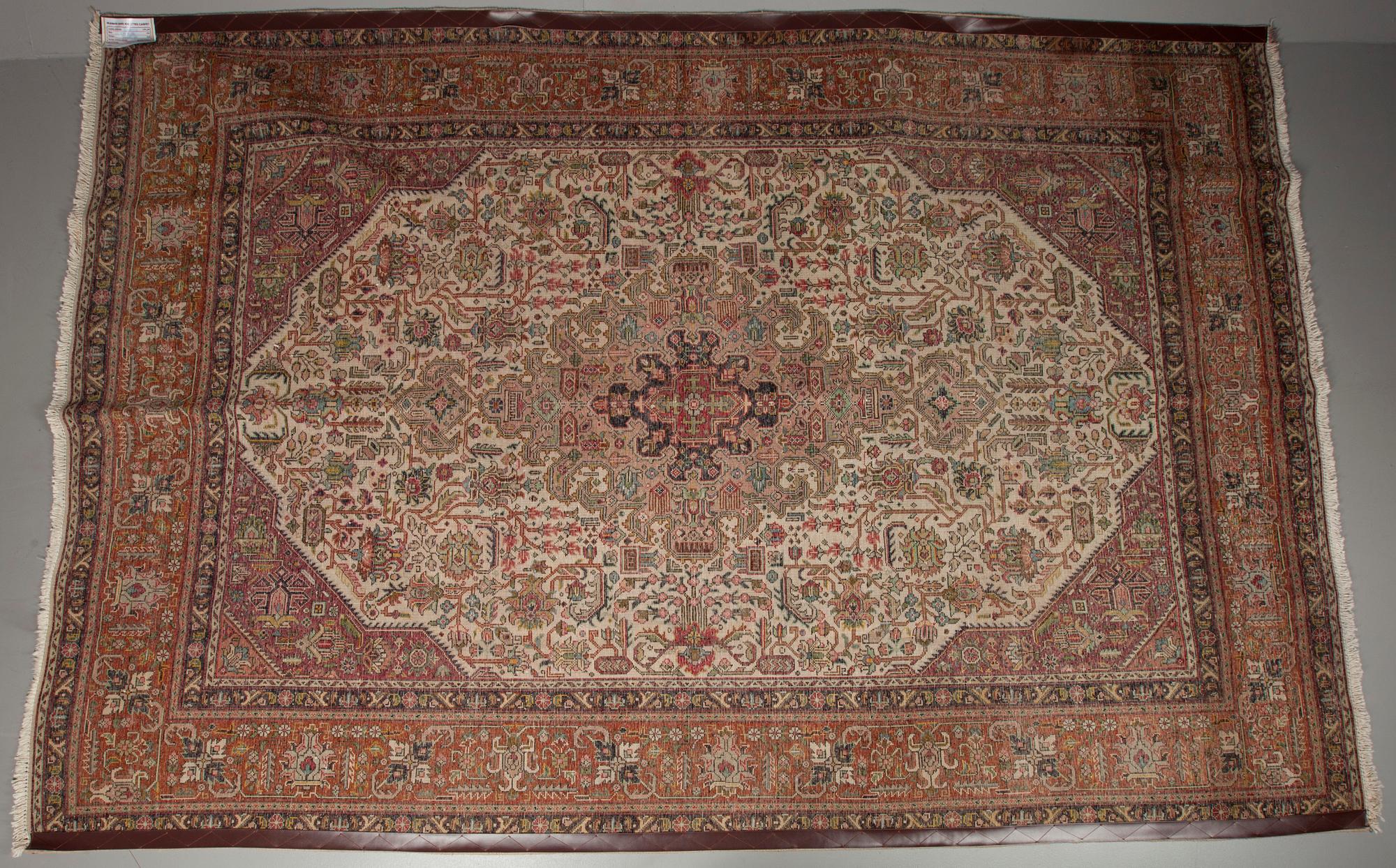 MATTA, Täbriz. 290x196 cm.