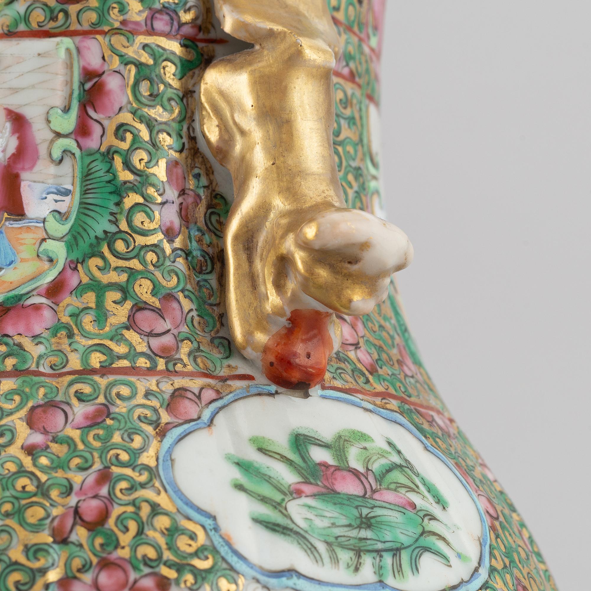 A pair of famille rose canton vases, Qing dynasty, late 19th century.
