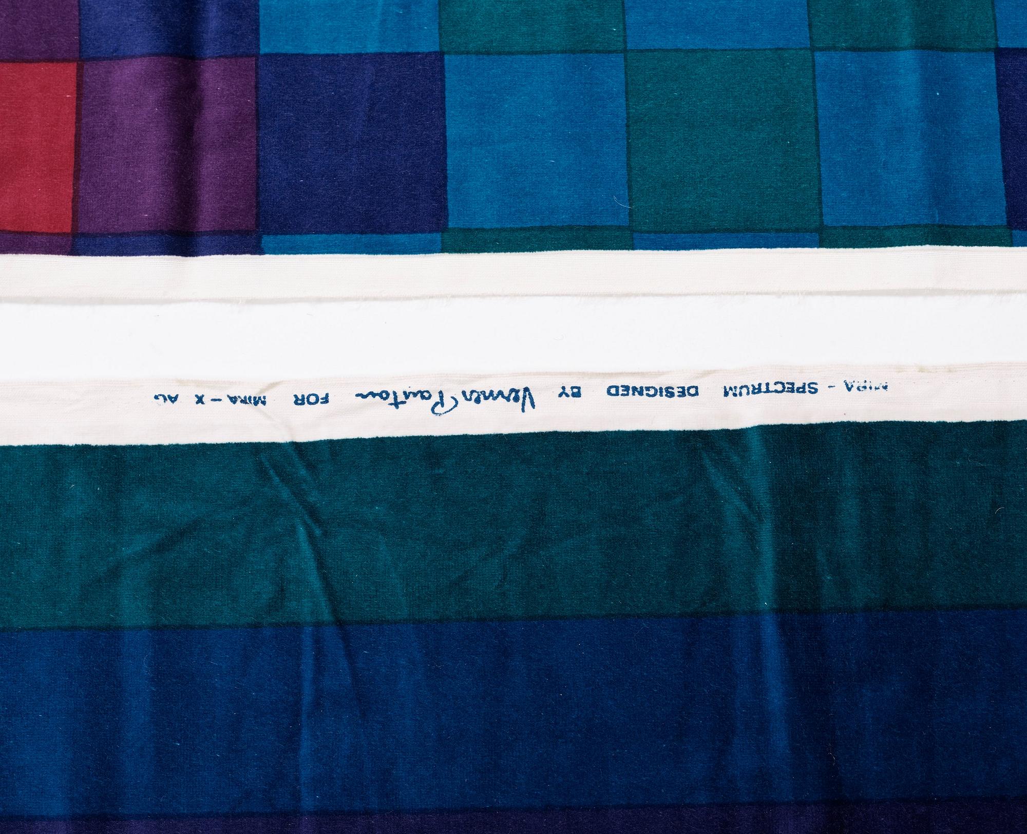 CURTAINS, 2 PIECES, AND SAMPLERS, 6 PIECES. Cotton velor. A variety of multicolour nuances and patterns.