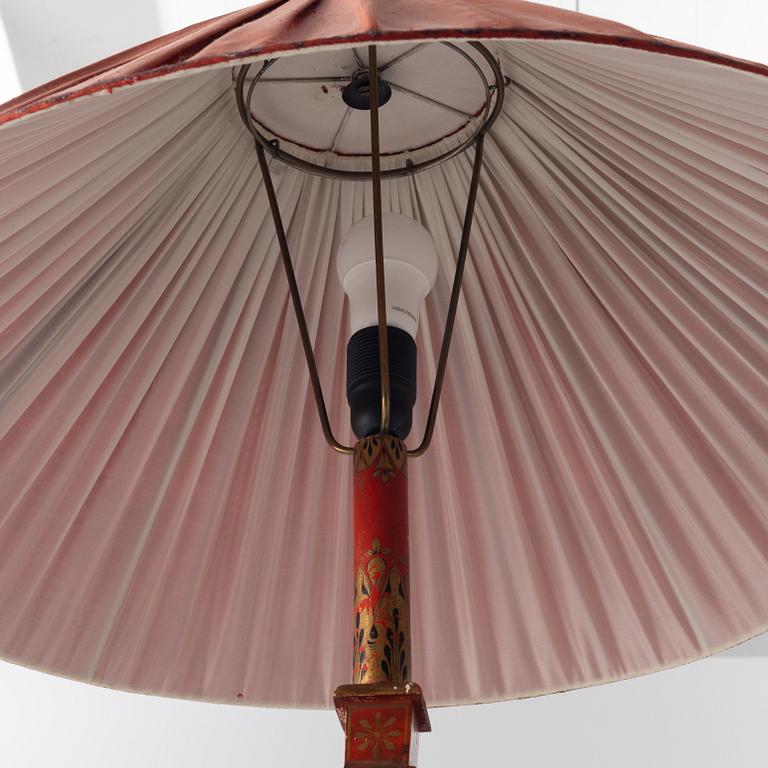 A chinoiserie floor lamp, 20th century.
