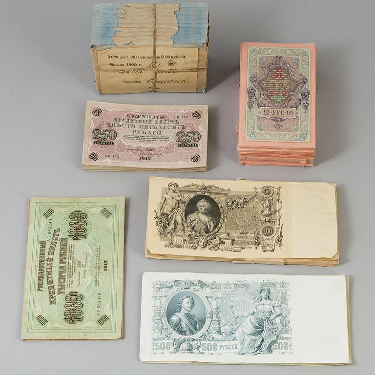 A collection of Russian banknotes 1909, 1910, 1912 and 1917.