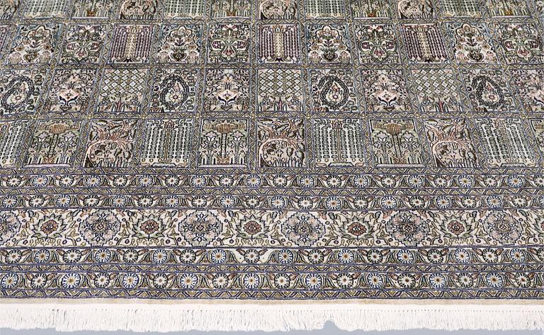 Matta, silke Kashmir, ca 370 x 272 cm.