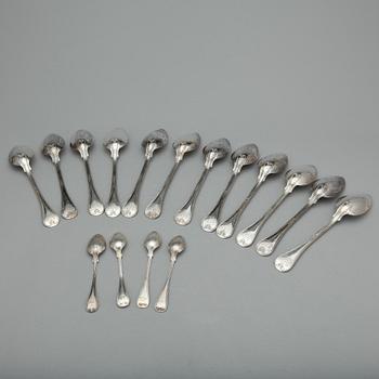 BESTICKPARTI, ca 95 delar, silver, mest Sverige och 1900-tal. Tot ca 3000 gram.