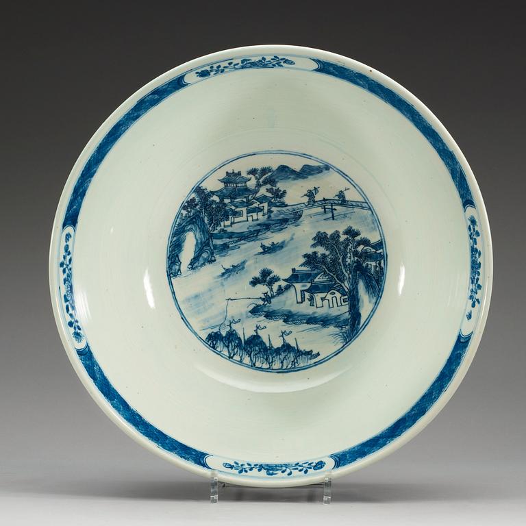 A large blue and white bowl, Qing dynasty, 19th Century.