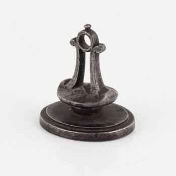 An engraved steel seal stamp, presumably for the noble family Grotenhjelm, early 18th century.