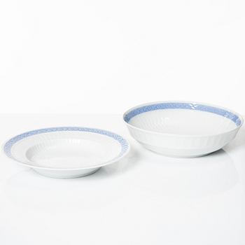 Royal Copenhagen, mat- och kaffeservis, 62 delar, porslin, "Blå Vifte", Danmark.