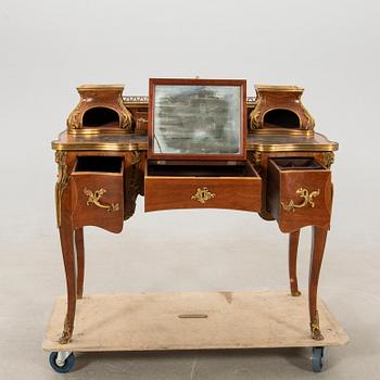 Desk in the Louis XV style, first half of the 20th century.