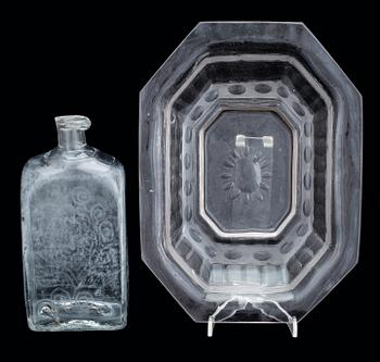 SKÅLFAT samt FLASKA, glas, däribland Cedersbergs glasbruk, omkring sekelskiftet 1700/1800-talet.