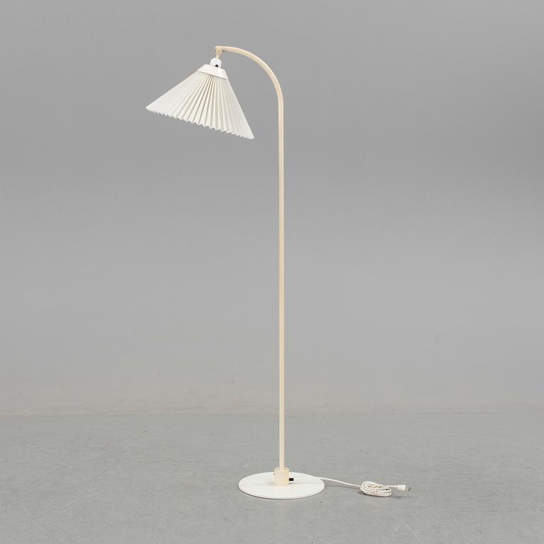 A Kaare Klint floor lamp, Le Klint.