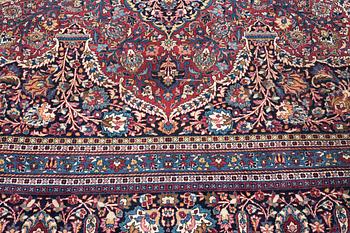 Matta antik Meshed, signerad Amoghli, ca 526,5 x 356 cm.