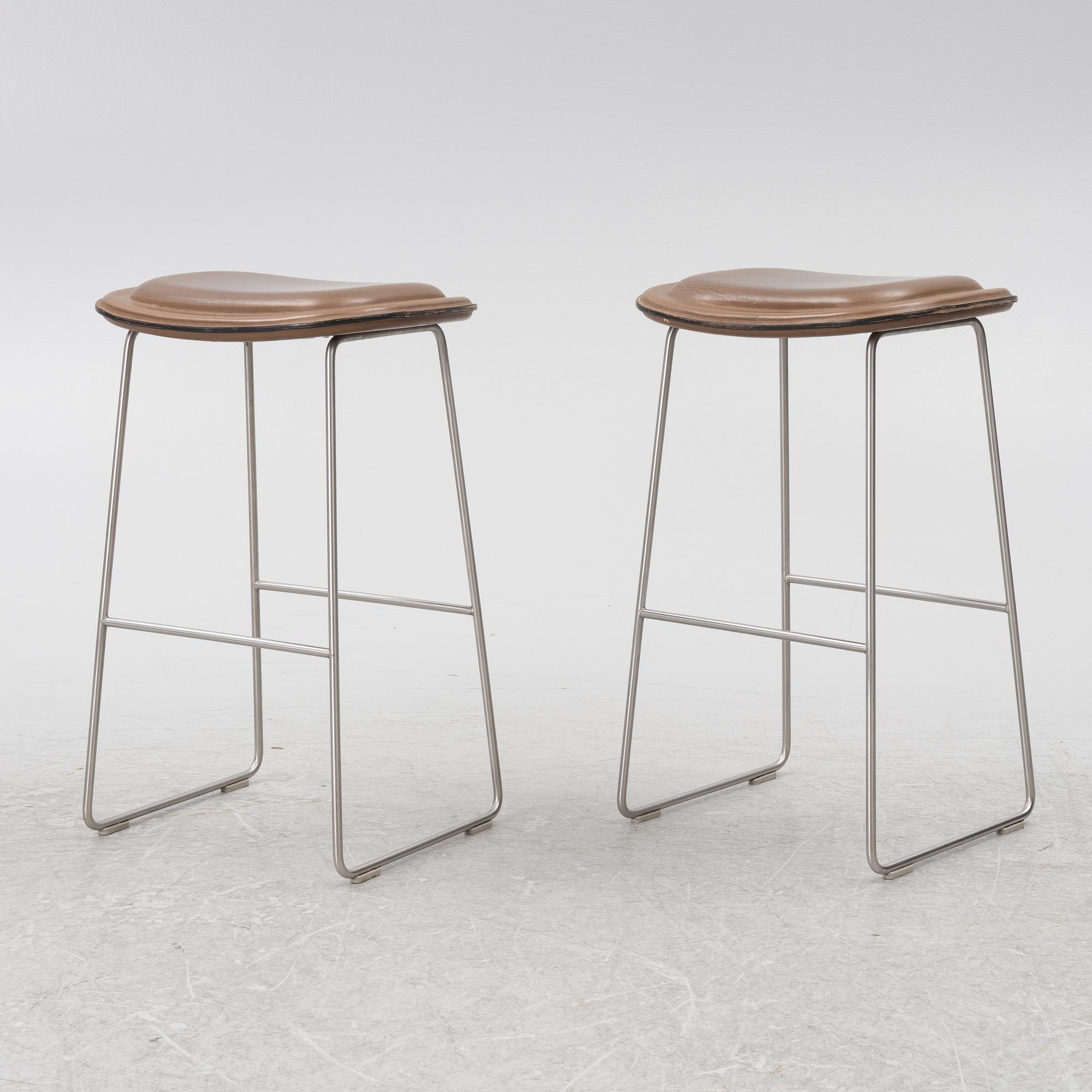 Jasper Morrison, bar stools, a pair of "Hi-Pad", Cappellini.