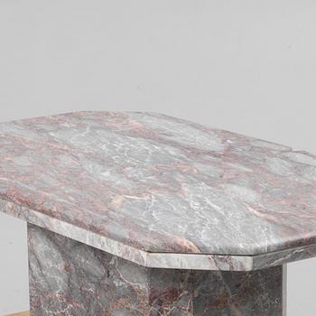 Sofford, marmor, 1900/2000-tal.