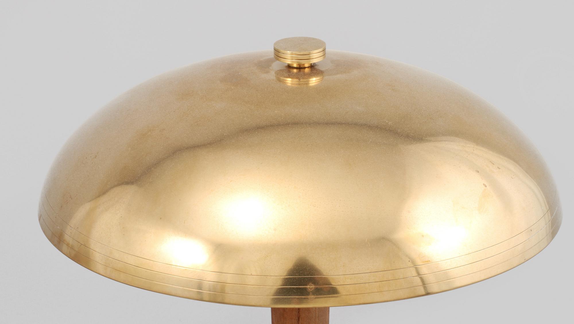 SKRIVBORDSLAMPA, 1900-talets första hälft.