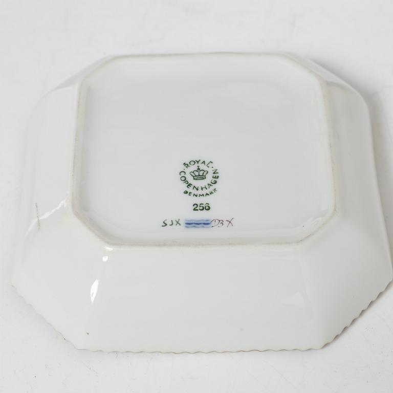 Royal Copenhagen, cream jug with lid and saucer, as well as coffee cup with saucer, porcelain, Flora Danica, Denmark.