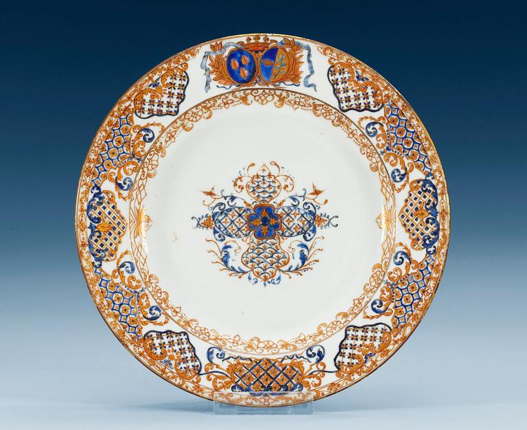 An armorial dinner plate with the Swedish arms of Ribbing Piper, Qing dynasty, Yongzheng (1723-35).