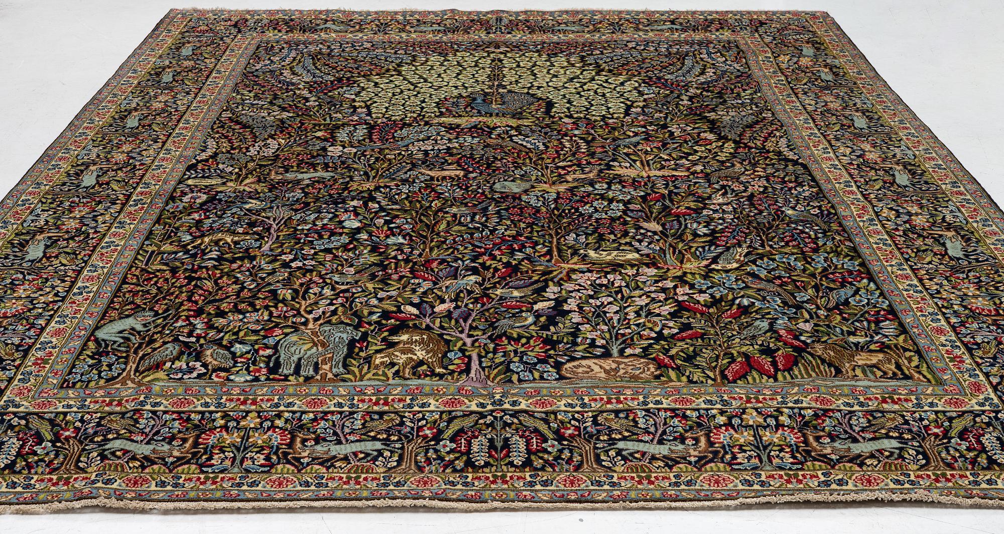 Matta, Kirman, ca 390 x 290 cm.