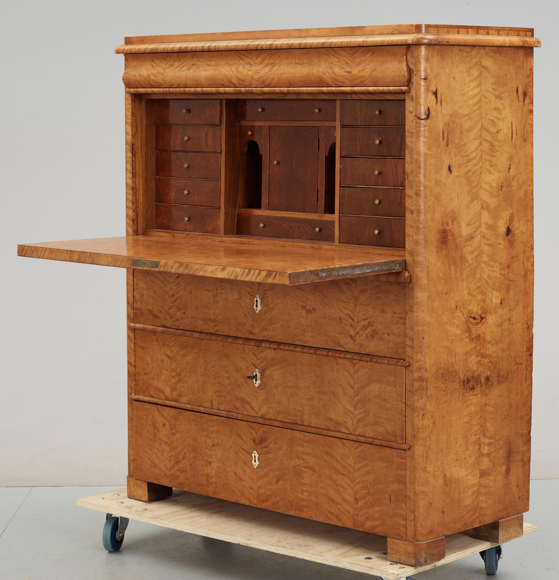 CHIFFONJÈ, senempire, 1800-talets mitt.