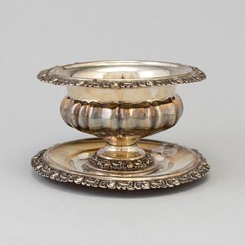 SÅSSKÅL på fat, silver, Carl Nyström Stockholm, 1848.
