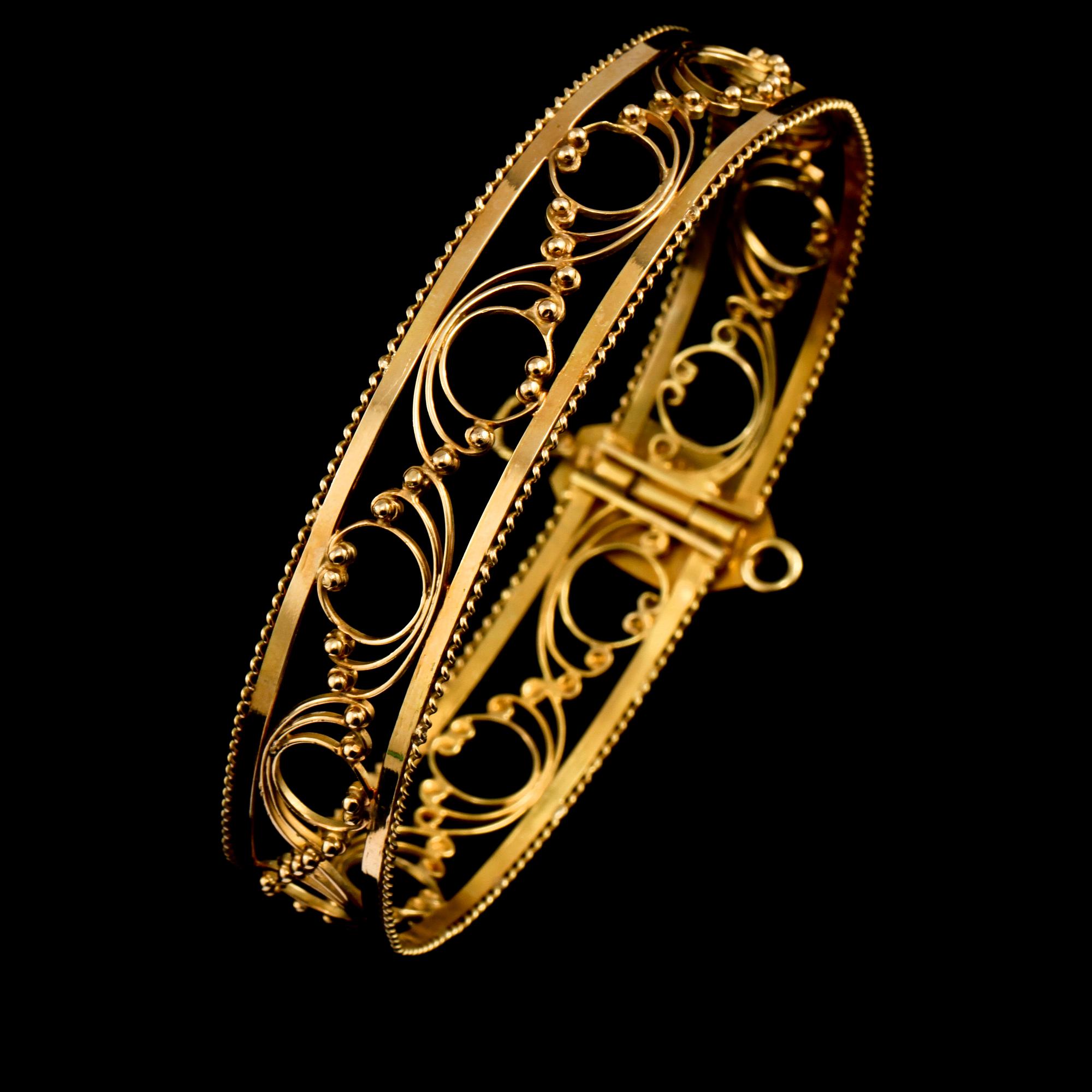 ARMBAND, 18k guld, utländsk stämpel. Vikt 18 g.