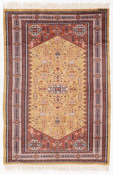 Carpet, approx. 188 x 127 cm.