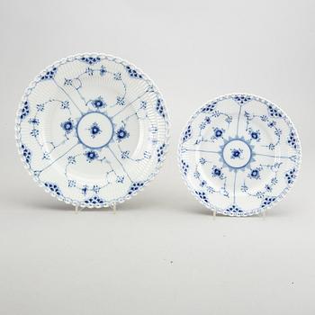 Servis 25 dlr Musselmalet Helblonde Royal Copenhagen Danmark 1900-talets senare del porslin.